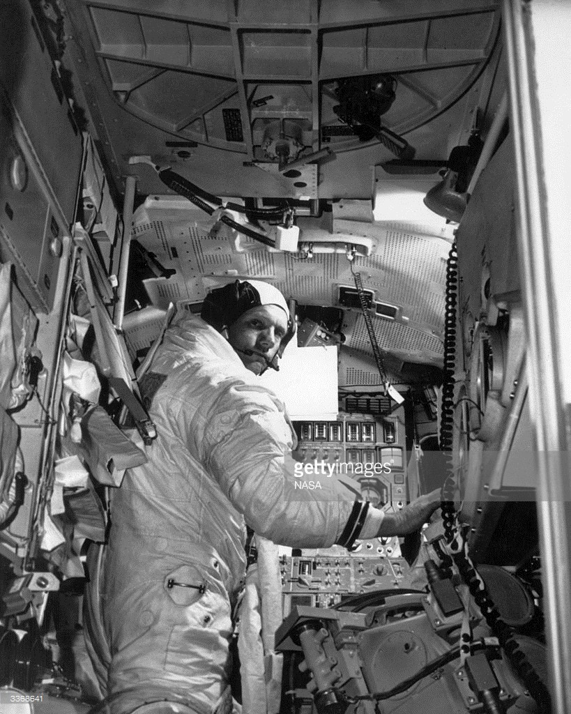 Neil_Armstrong_Piloting_Lunar_Module